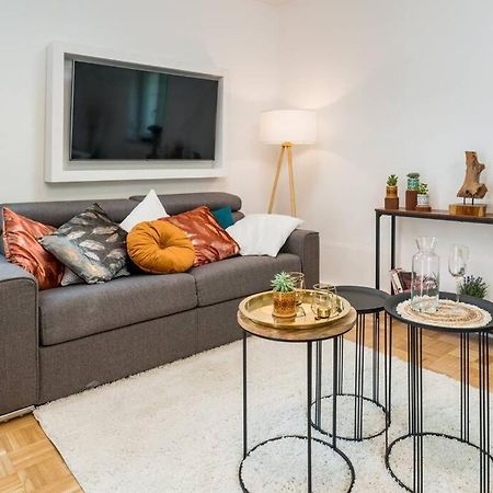 Eg Rechts -Wunderschone 80M² Grosse 3-Zimmer City Wohnung Nahe Salzburg Фрайласинг Екстериор снимка