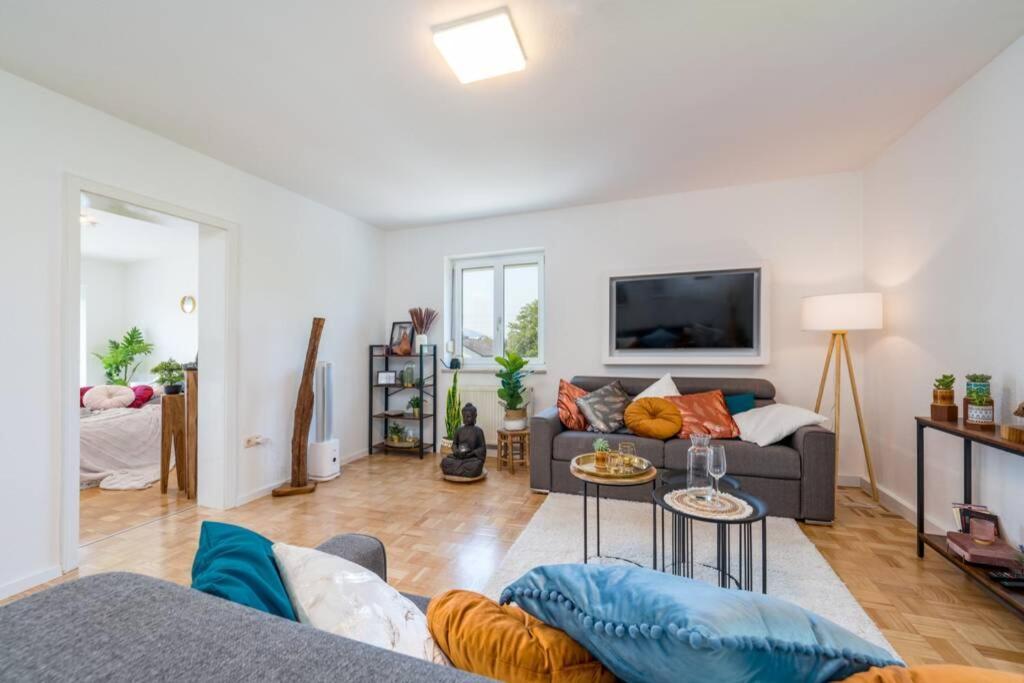Eg Rechts -Wunderschone 80M² Grosse 3-Zimmer City Wohnung Nahe Salzburg Фрайласинг Екстериор снимка